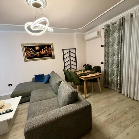 Teds Luxury 3 Apartment